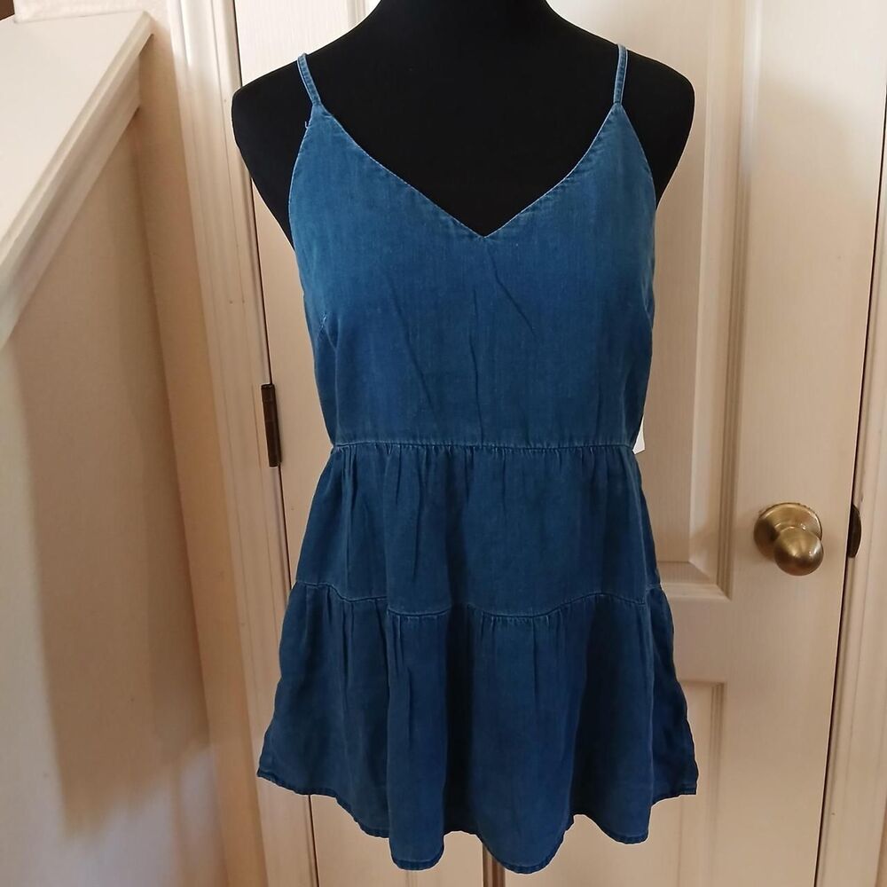 NWT Old Navy Tiered Chambray Babydoll Cami Top M Y2K Style Boho Festival Classic